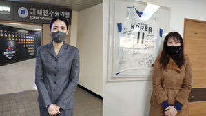 22일 면접에 나온 전주원 코치(왼쪽)와 정선민 위원.