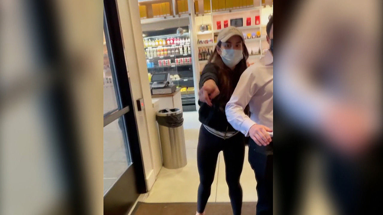 흑인 소년 휴대폰 도둑으로 몬 백인 여성