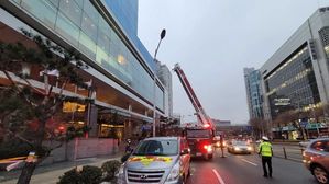 수원 인계동 호텔서 화재 (사진=경기소방본부 제공, 연합뉴스)