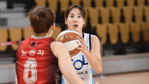 슛 시도하는 신한은행 김단비 (사진=WKBL 제공, 연합뉴스)