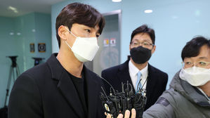 연봉조정위 참석하는 kt 주권