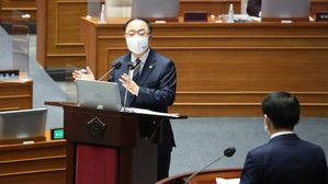 홍남기 경제부총리 겸 기획재정부 장관