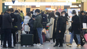 설 연휴 붐비는 제주공항 (사진=연합뉴스)