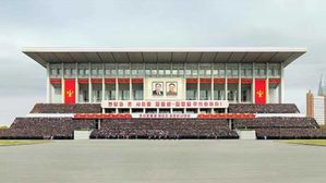 북한 김정은, 세포비서대회 참가자들과 기념사진 (사진=노동신문 홈페이지 캡처, 연합뉴스)