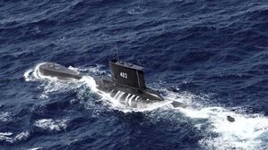 훈련 도중 연락이 두절된 독일산 재래식 잠수함 'KRI 낭갈라 402호' (사진=AP, 연합뉴스)