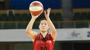 청주 KB 유니폼을 입는 엄서이 (사진=WKBL 제공, 연합뉴스)