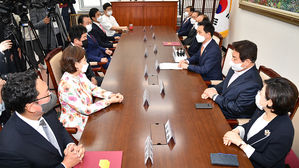 당 대표 선출 전당대회 논의 시작한 국민의힘