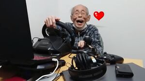 말년에 찾은 인생 취미&hellip;'레이싱 게임'에 빠진 93세 노인