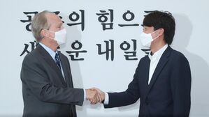 로버트 랩슨 주한미국대사 대리 접견하는 국민의힘 이준석 대표