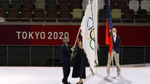 [영상] '도쿄에서 파리로!' 올림픽기 넘겨받은 파리시장