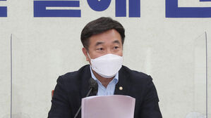 민주당, '백운규 불기소 권고'에 "기획 사정 · 정치 감사 드러나"