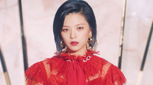 트와이스 정연, 다시 활동 중단…"공황장애 회복 필요"