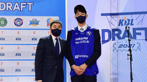 삼성 이상민 감독과 이원석 (사진=KBL 제공, 연합뉴스)