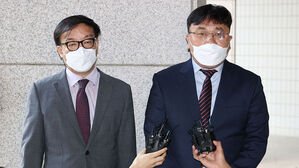 이재명 대선후보 결정 효력정지 주장하는 이낙연 지지자 (사진=연합뉴스)