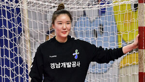 경남개발공사 시절의 골키퍼 박새영 (사진=대한핸드볼협회 제공, 연합뉴스)