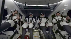 스페이스X 화장실 고장에 기저귀 차고 지구 귀환한 우주비행사들 (사진=AP, NASA 제공 영상 캡처, 연합뉴스)
