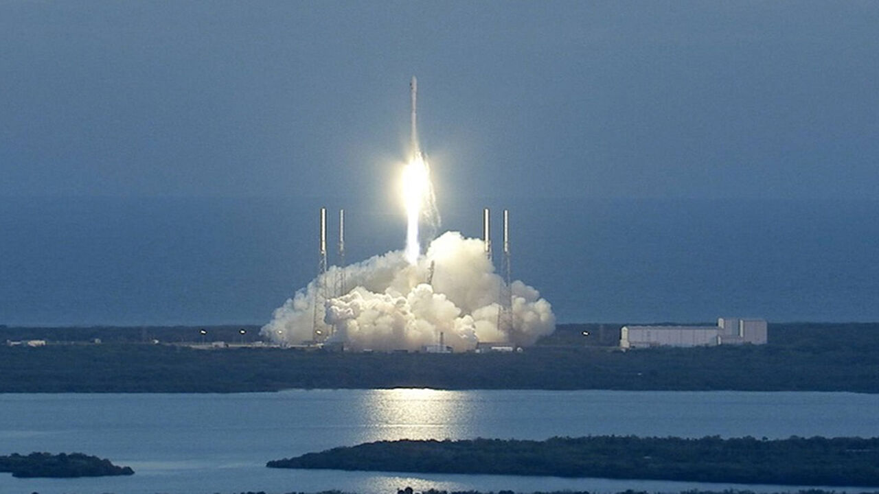 지난 2015년 미국 플로리다에서 발사된 스페이스X의 '팰컨9' 로켓 (출처=사우스차이나모닝포스트)