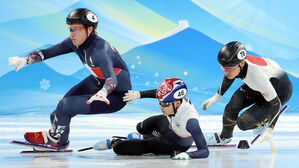 베이징올림픽 쇼트트랙 남자 500m 예선에서 넘어지는 이준서 (사진=연합뉴스)