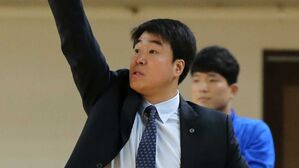 작전지시하는 은희석 감독 (사진=연합뉴스)