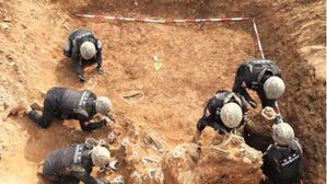 백마고지에서 유해 발굴하는 장병들 (사진=국방부 제공, 연합뉴스)