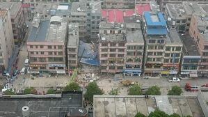 붕괴한 창사 주상복합건물 (사진=펑파이 캡처, 연합뉴스)