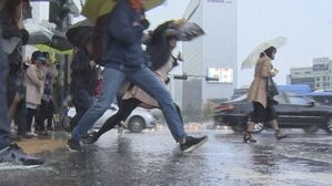 [날씨] 강원영동 &middot; 경북북부 오후에 소나기&hellip;영남 낮 최고 30도 넘어