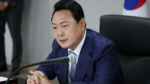 윤 당선인 "김정은 만남 피할 이유 없어…보여주기식, 도움 안돼"