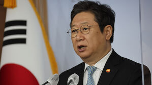 황희 "서해 사건, 청와대 구조 노력 없었다? 사실 아냐"