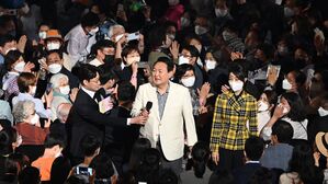 [영상] 윤석열 대통령 부부, 청와대 음악회 관람…바이든은 24일 미국행 예정