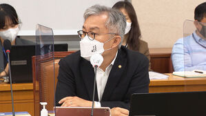 민주당 윤리심판원, 최강욱 징계 심의