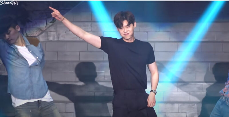 Lee Jong Suk