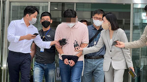 여성 혼자 사는 이웃집 소리 휴대전화로 녹음한 40대 구속