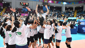 GS칼텍스, 프로배구 컵대회서 2년 만에 우승 축배 (사진=한국배구연맹 제공, 연합뉴스)