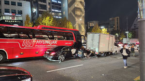강남구 청담사거리서 12중 추돌사고 (사진=독자 제공, 연합뉴스)
