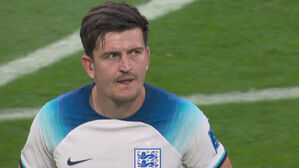 [영상] '위협적인 헤더' 코너킥 상황에서 골대를 맞히는 매과이어! (잉글랜드vs이란)