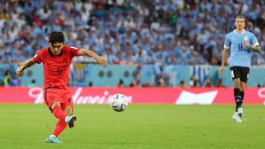 [영상] 몰아치는 대한민국의 공격…당황하는 우루과이 (대한민국 vs 우루과이)