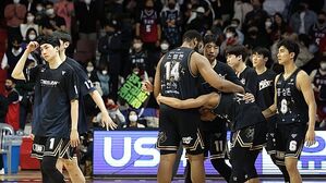 KGC 아반도가 4쿼터 종료 직전 동점을 만들 수 있는 3번째 자유투에 실패한 뒤 그대로 경기가 종료되자 아쉬워하고 있다.