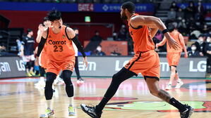 인삼공사를 꺾은 캐롯 (사진=KBL 제공, 연합뉴스)