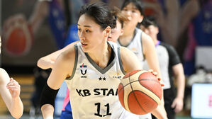 드리블하는 강이슬 (사진=WKBL 제공, 연합뉴스)