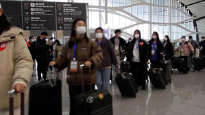 중국 다롄공항, 한국발 승객에 비표 착용 요구 중국인은 제외