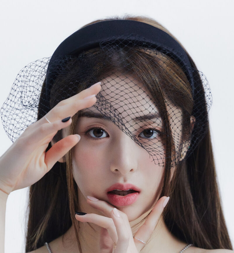 HUH YUNJIN