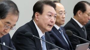 [영상] 윤 대통령 국무회의 모두발언 이례적 생중계..."건설현장 불법 방치 안 돼"