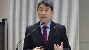 기조강연 하는 이주호 부총리