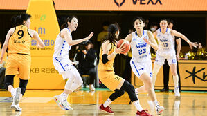 우리은행과 KB의 시즌 마지막 맞대결 모습 (사진=WKBL 제공, 연합뉴스)