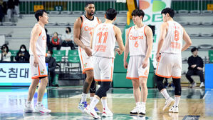 캐롯 선수들 (사진=KBL 제공, 연합뉴스)