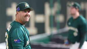 미소 짓는  WBC 호주 대표팀 소폴드