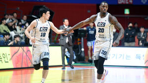 프로농구 KCC, 캐롯 잡고 3연승&hellip;6강 굳히기