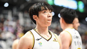 '우승 경쟁 안 끝났다'&hellip;프로농구 LG, 인삼공사 1경기 차 추격