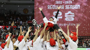 프로농구 인삼공사, 6년 만에 정규리그 우승 확정…2위 LG 패배