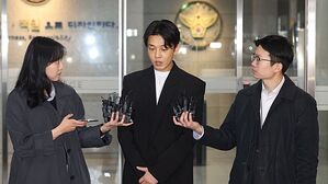 경찰 "유아인과 함께 마약류 투약한 공범 수사 중"